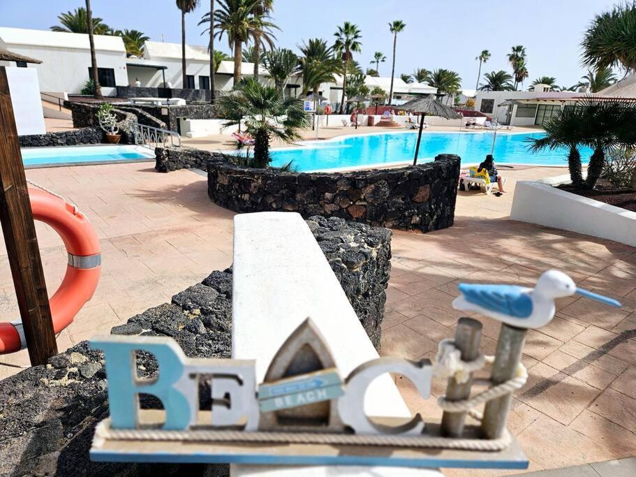 Apartamento Taisa Playa Roca Costa Teguise Bagian luar foto