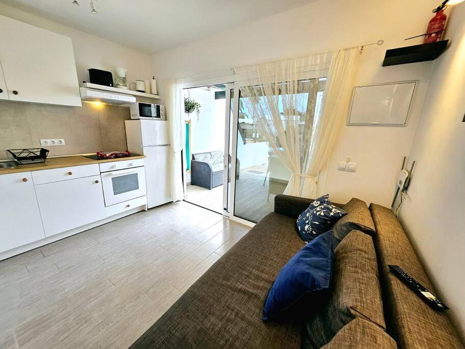 Apartamento Taisa Playa Roca Costa Teguise Bagian luar foto