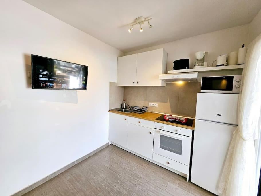 Apartamento Taisa Playa Roca Costa Teguise Bagian luar foto