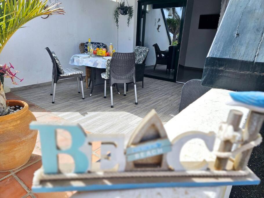 Apartamento Taisa Playa Roca Costa Teguise Bagian luar foto