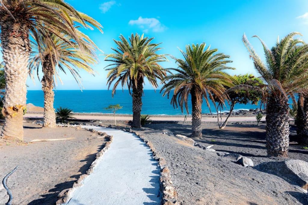 Apartamento Taisa Playa Roca Costa Teguise Bagian luar foto