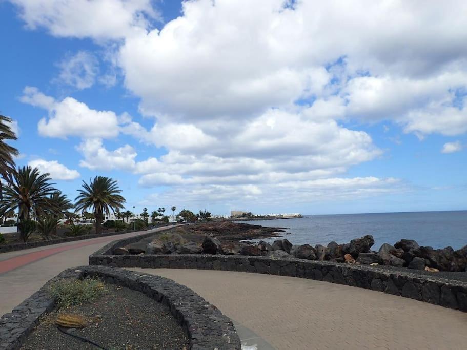Apartamento Taisa Playa Roca Costa Teguise Bagian luar foto