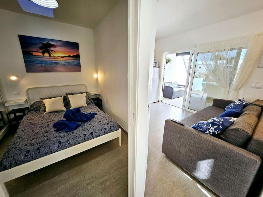 Apartamento Taisa Playa Roca Costa Teguise Bagian luar foto